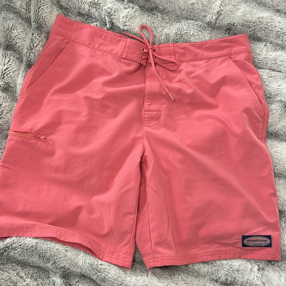 Vineyard Vines Performance swim trunks. Size 36
